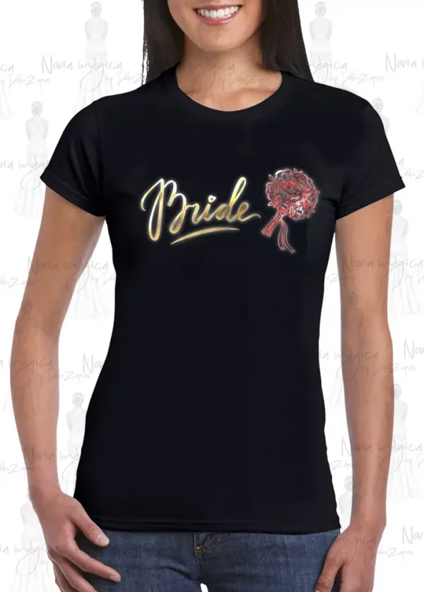 camiseta negra de mujer bride con ramo