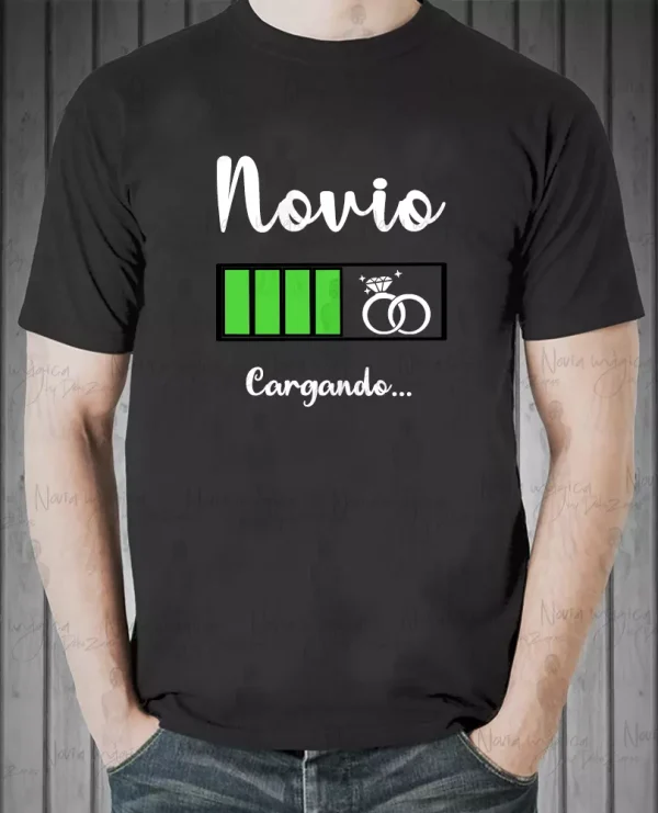 camiseta negra hombre novio cargando