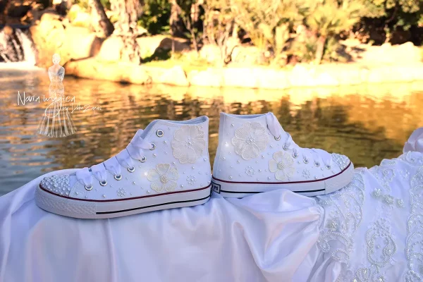 zapatillas decoradas con flores y perlas para novia 3